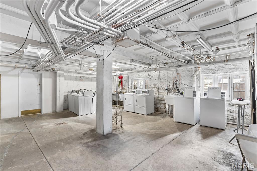 Davis Place Condo - Residential