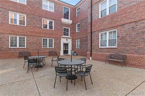 Tiny photo for 923 S Hanley Road #A, Clayton, MO 63105 (MLS # 26015769)