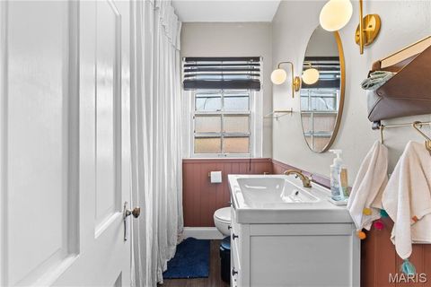 Tiny photo for 923 S Hanley Road #A, Clayton, MO 63105 (MLS # 26015769)