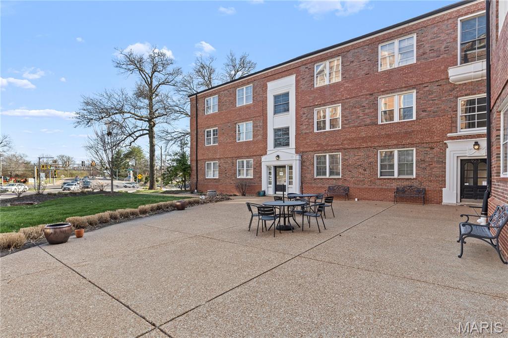 Davis Place Condo - Residential