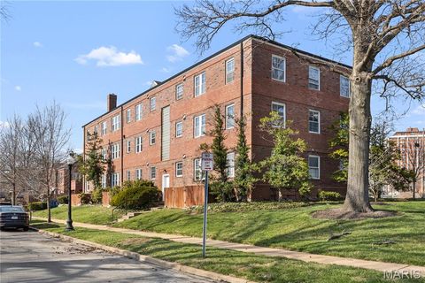 Tiny photo for 923 S Hanley Road #A, Clayton, MO 63105 (MLS # 26015769)