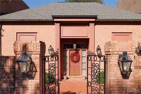 Tiny photo for 11 Chatfield Place Road, Creve Coeur, MO 63141 (MLS # 25071138)