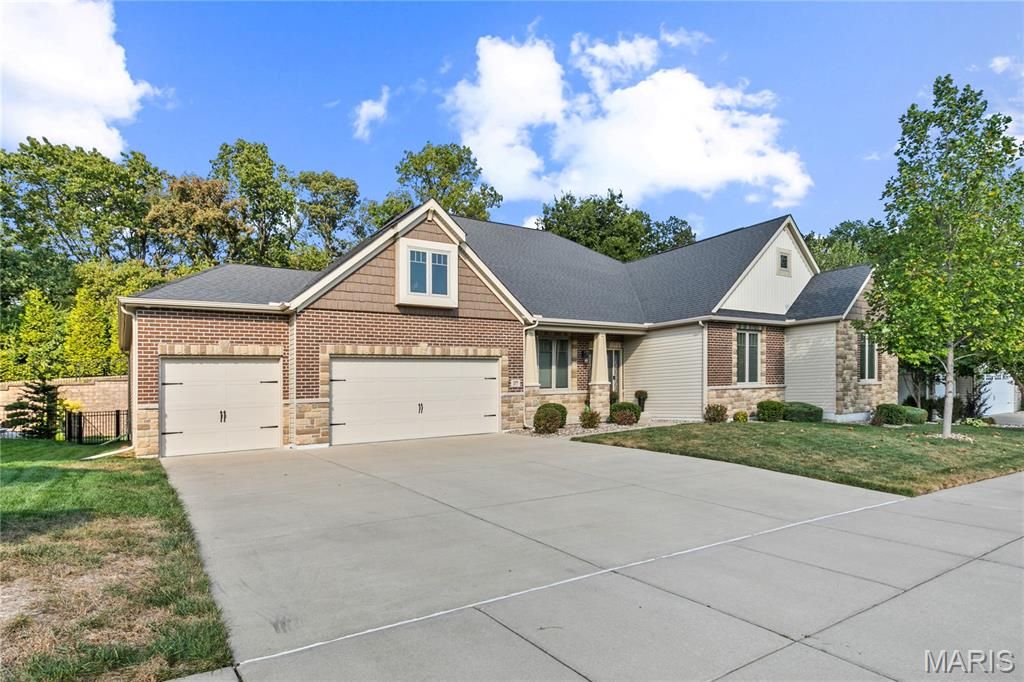Photo of 377 Sturbridge Drive, St Charles, MO 63303 (MLS # 25072719)