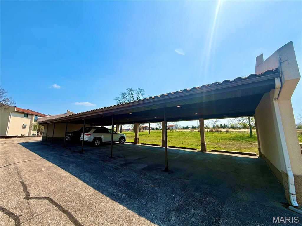 4 Seasons Racq/Cc-14 - Residential