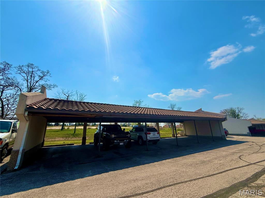 4 Seasons Racq/Cc-14 - Residential