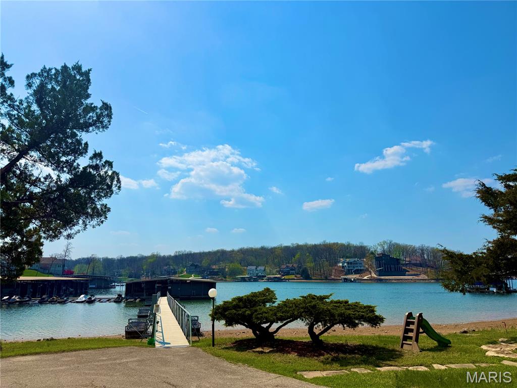 4 Seasons Racq/Cc-14 - Residential