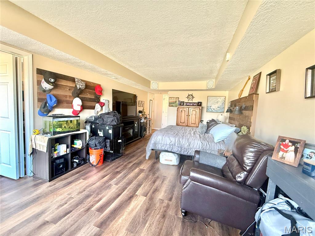 4 Seasons Racq/Cc-14 - Residential