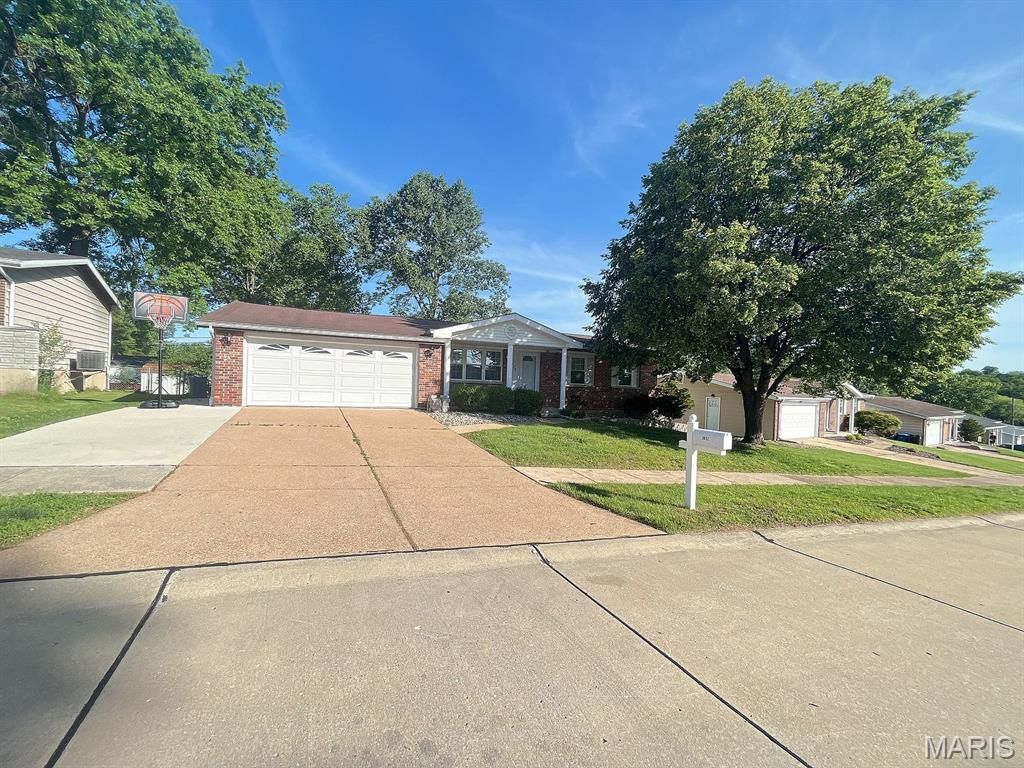 Photo of 2632 Causeway Drive, St Louis, MO 63125 (MLS # 25080113)
