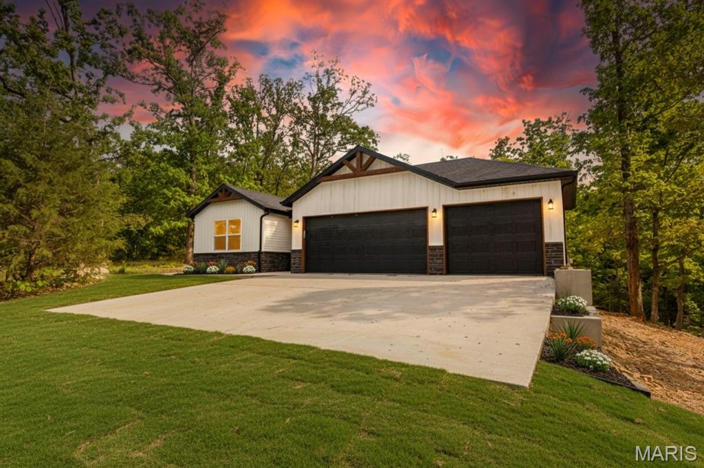 Photo of 14220 Dunklin Road, Lebanon, MO 65536 (MLS # 26067741)