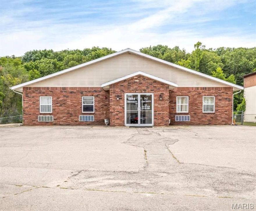 GREAT INVESTMENT OPPORTUNITY-Just minutes away from Fort Leonard Wood, this 8 unit apartment building comes completely Fully Furnished, and move-in ready. This property consists of 5 one bedroom units, and 3 Studio apartments with secure front entry. Each apartment comes with updated kitchens, Large full bathrooms, Wood Floors, and updated appliances. Apartment building sits on 1.01 acres. Tenants need 24 hours notice before showing. Brand new roof and on-site Washer and Dryer.