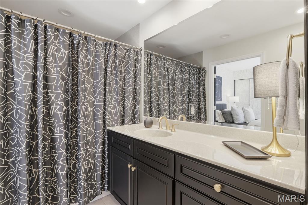 Lindell Place Condos Ph 02 - Residential