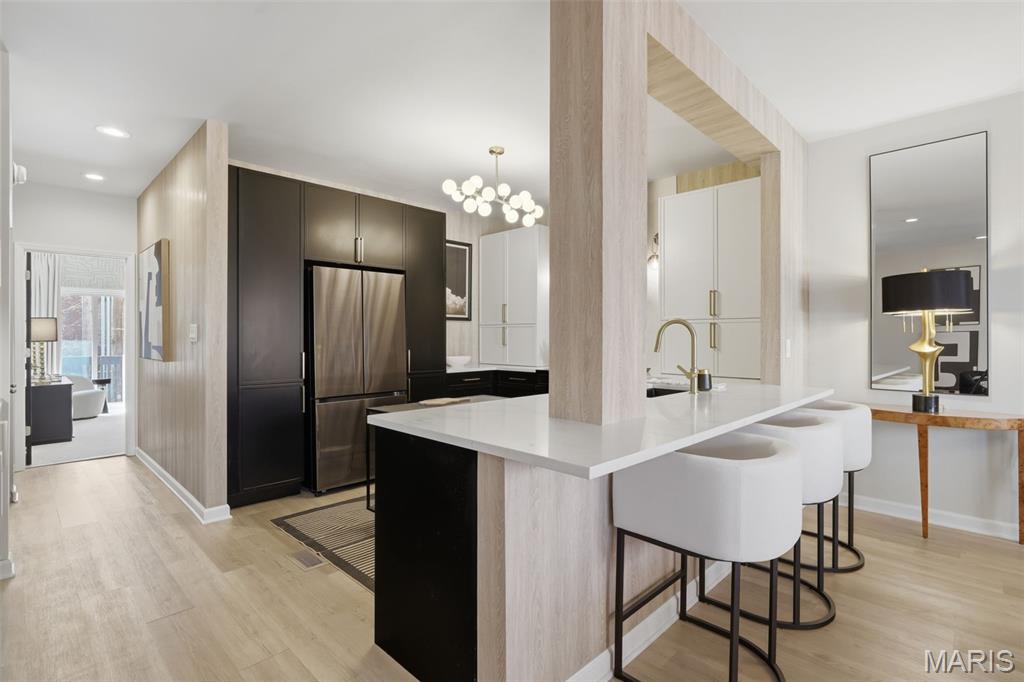 Lindell Place Condos Ph 02 - Residential