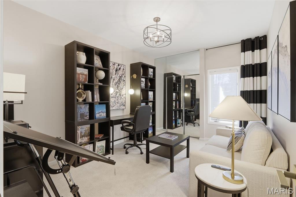 Lindell Place Condos Ph 02 - Residential