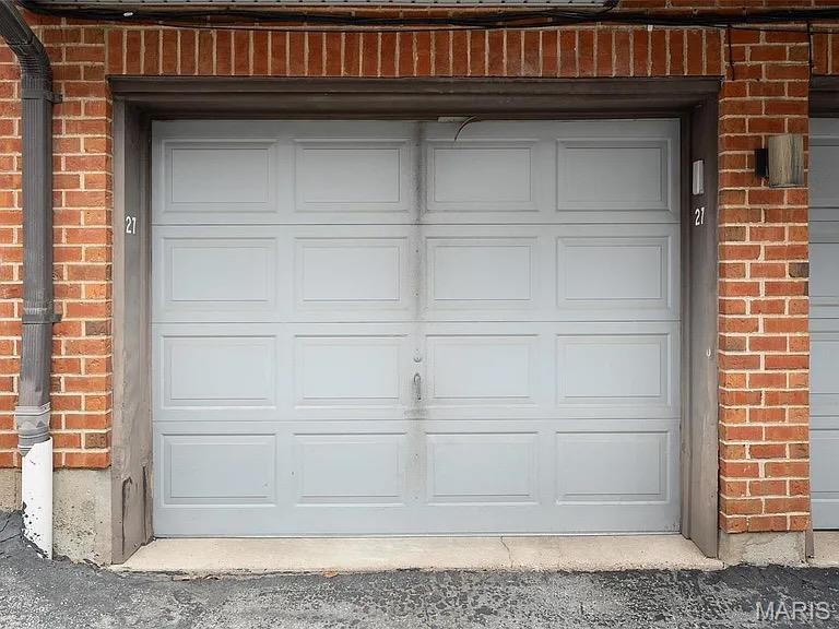 Lindell Place Condos Ph 02 - Residential