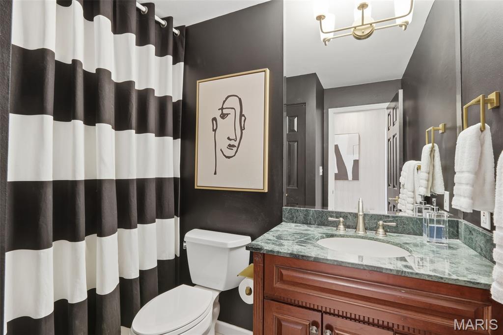 Lindell Place Condos Ph 02 - Residential