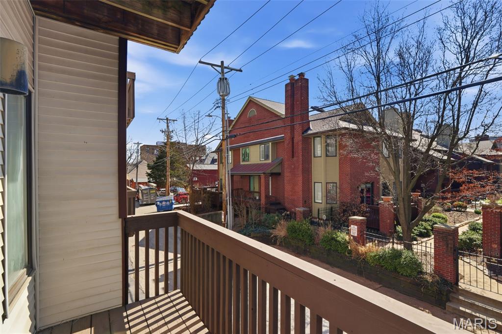 Lindell Place Condos Ph 02 - Residential