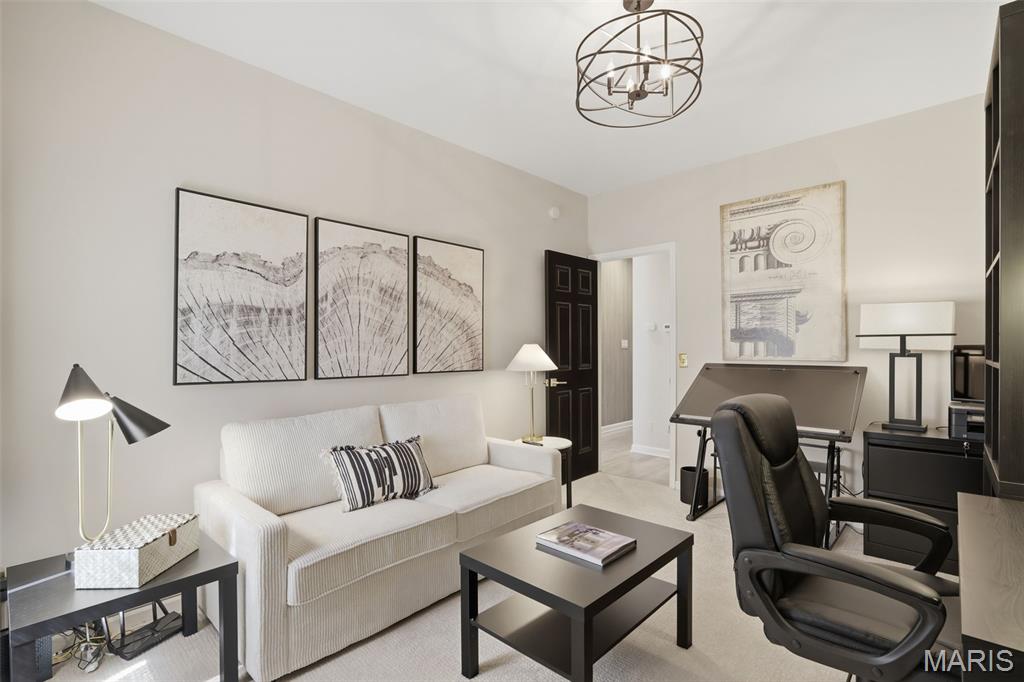 Lindell Place Condos Ph 02 - Residential