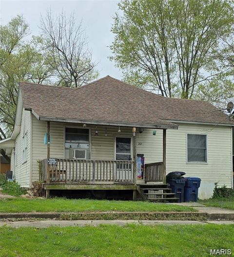 Photo of 205 N 3rd Street, Elsberry, MO 63343 (MLS # 25067199)