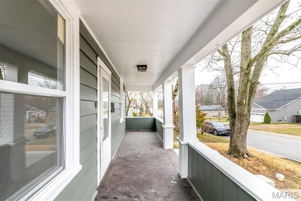 Photo of 1042 Charleville Avenue, Rock Hill, MO 63119 (MLS # 26013161)