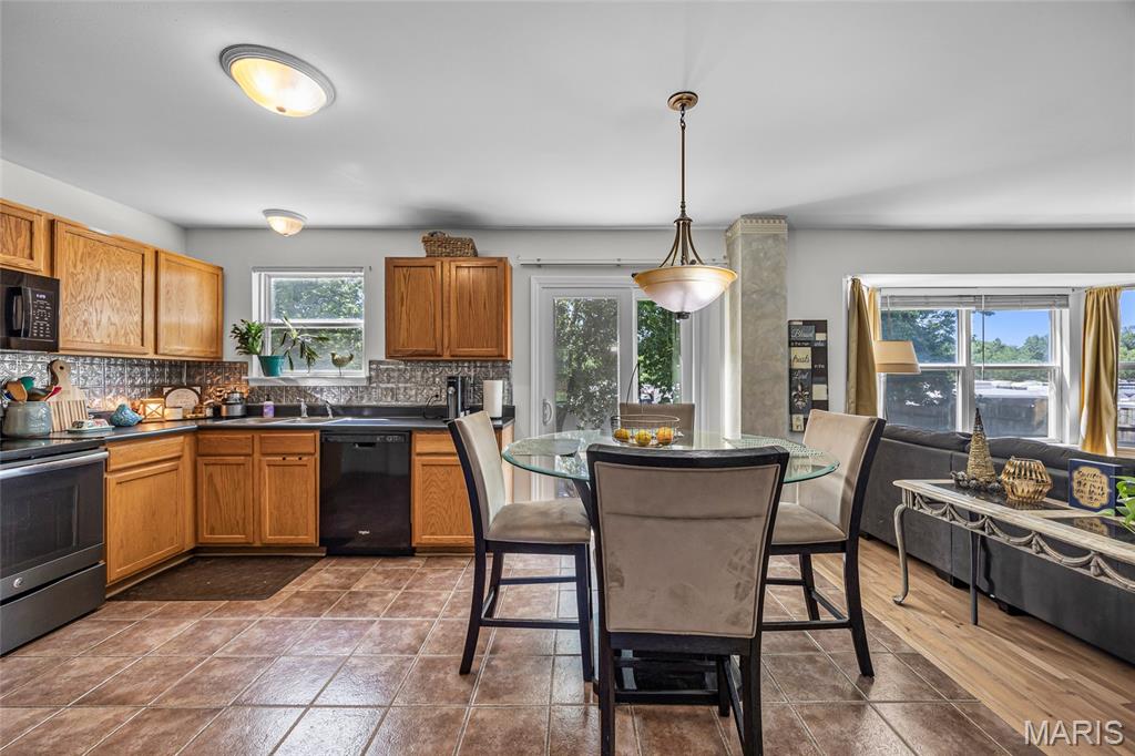 O'Fallon, Missouri 63366, United States, 3 Bedrooms Bedrooms, ,3 BathroomsBathrooms,Residential,Pending,135339