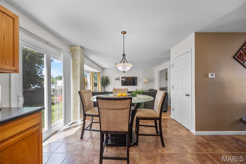 O'Fallon, Missouri 63366, United States, 3 Bedrooms Bedrooms, ,3 BathroomsBathrooms,Residential,Pending,135339