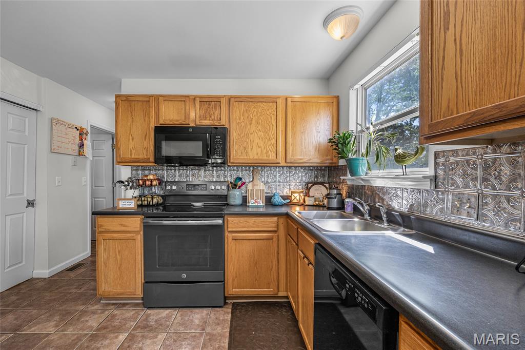 O'Fallon, Missouri 63366, United States, 3 Bedrooms Bedrooms, ,3 BathroomsBathrooms,Residential,Pending,135339