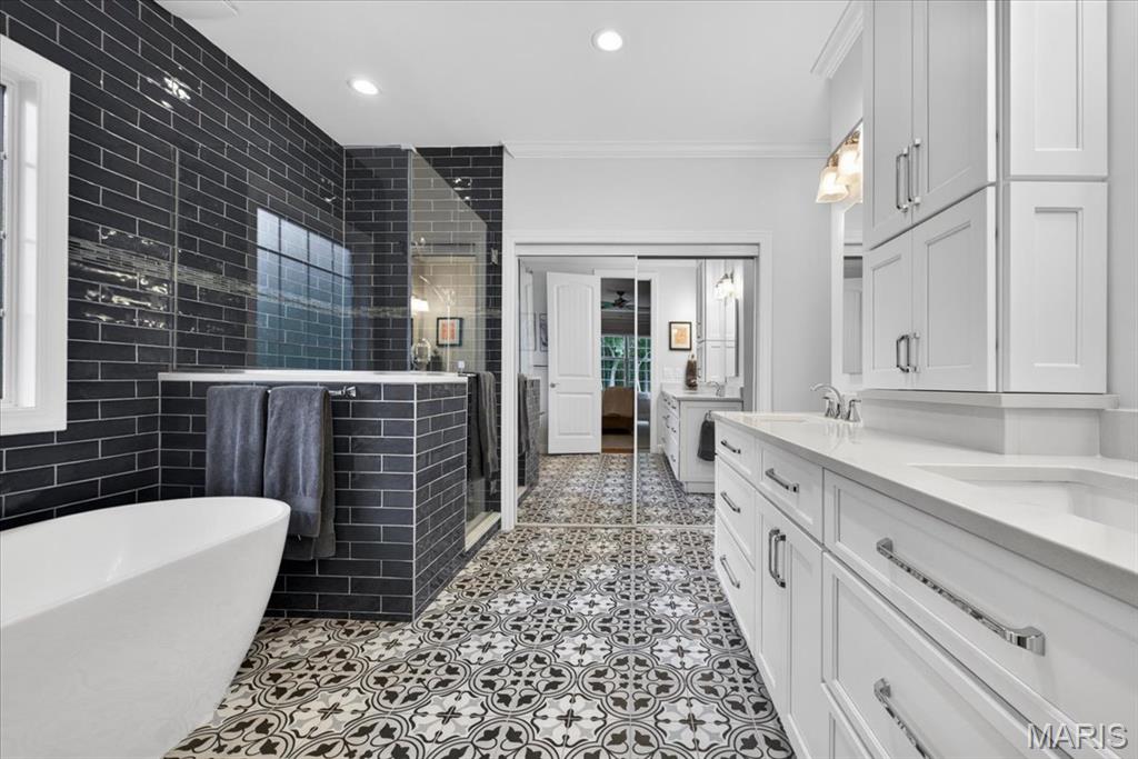 McKnight Estate - Residential