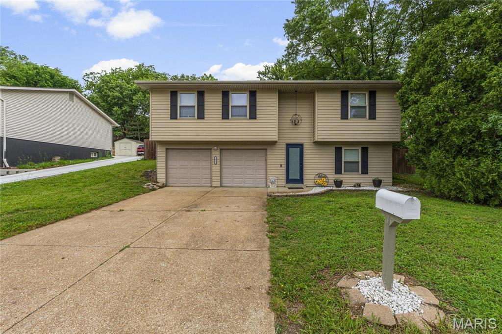 Country Club Manor 03 - Residential