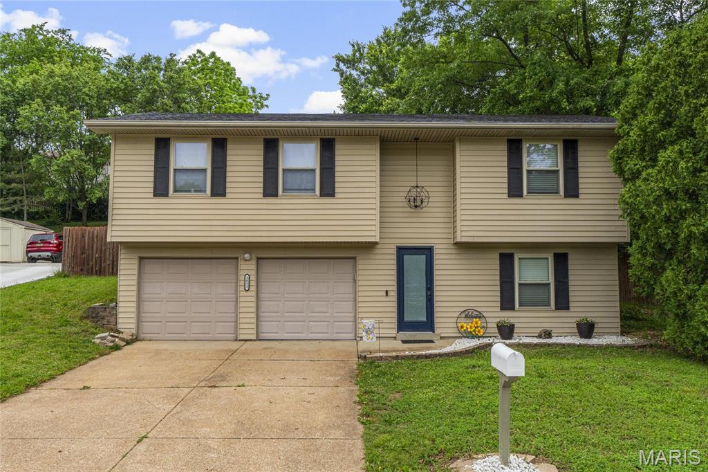 Country Club Manor 03 - Residential