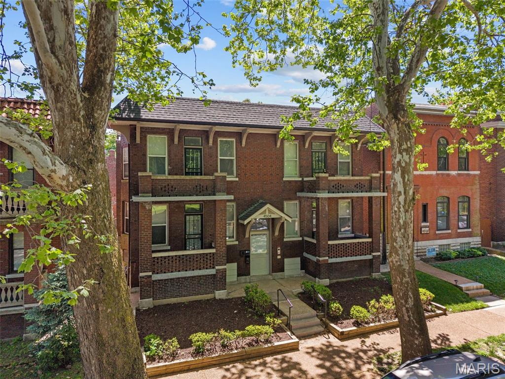C B 5017 Arsenal - Residential Income