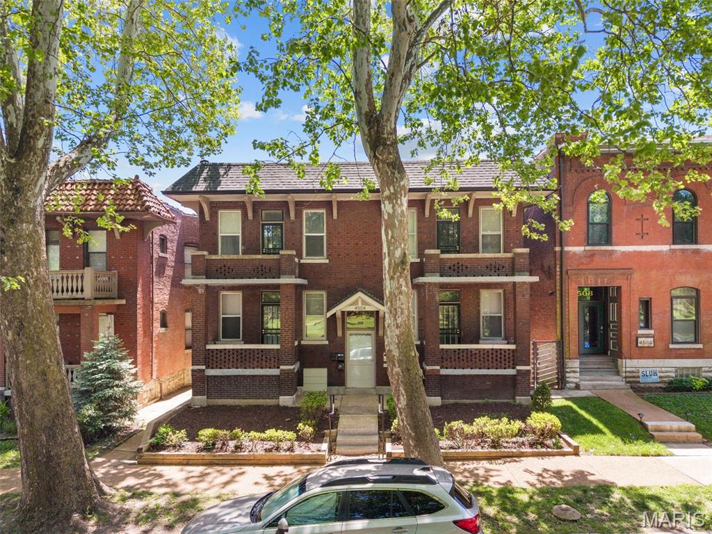 C B 5017 Arsenal - Residential Income