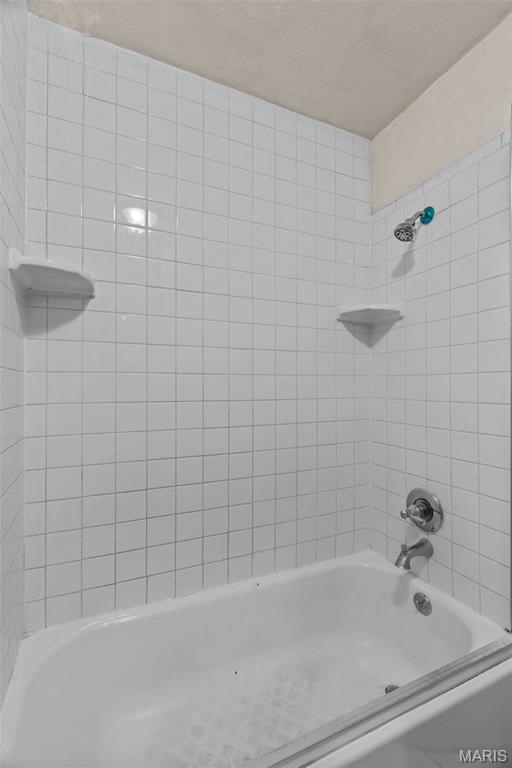 C B 5017 Arsenal - Residential Income