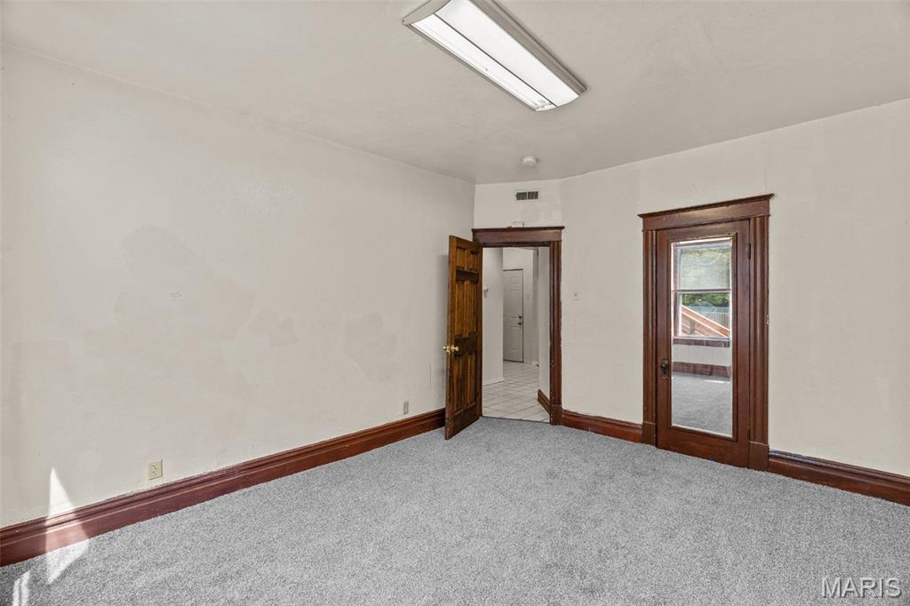 C B 5017 Arsenal - Residential Income
