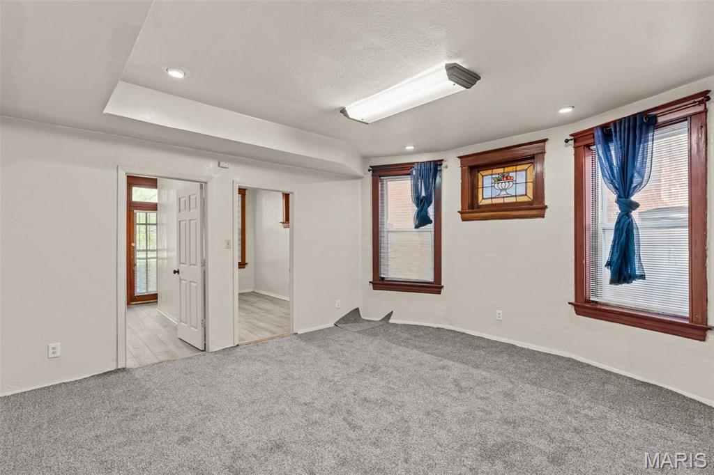 C B 5017 Arsenal - Residential Income