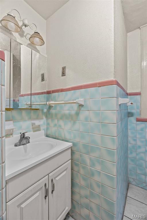 C B 5017 Arsenal - Residential Income