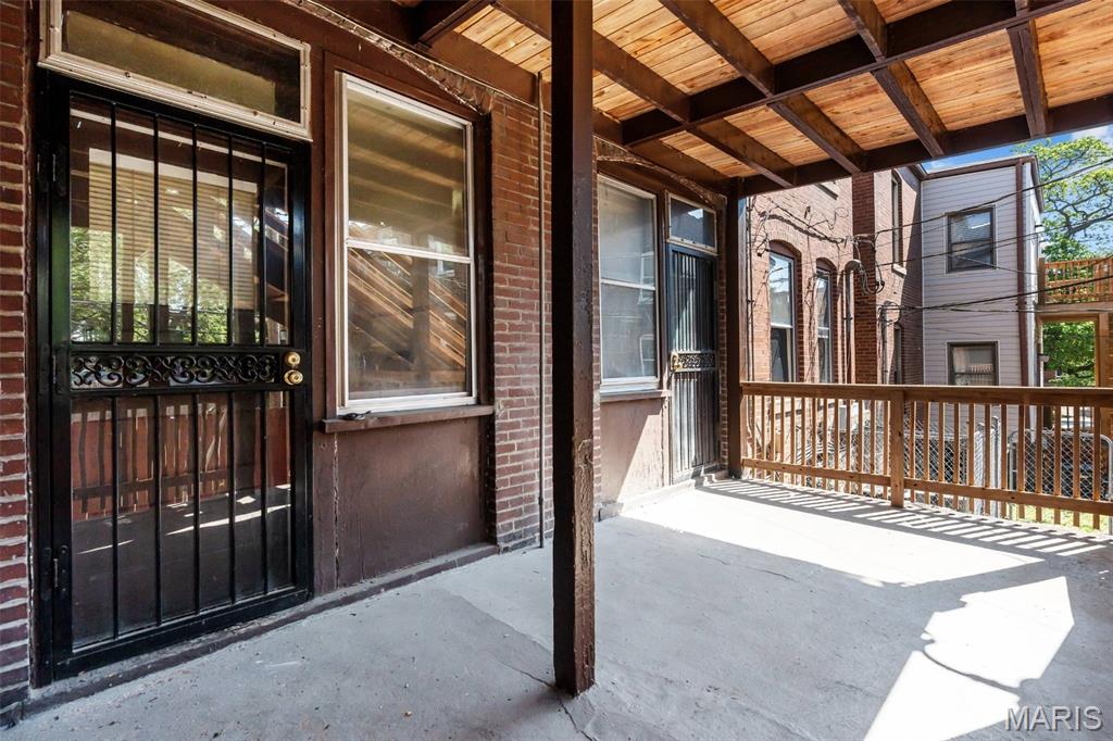 C B 5017 Arsenal - Residential Income