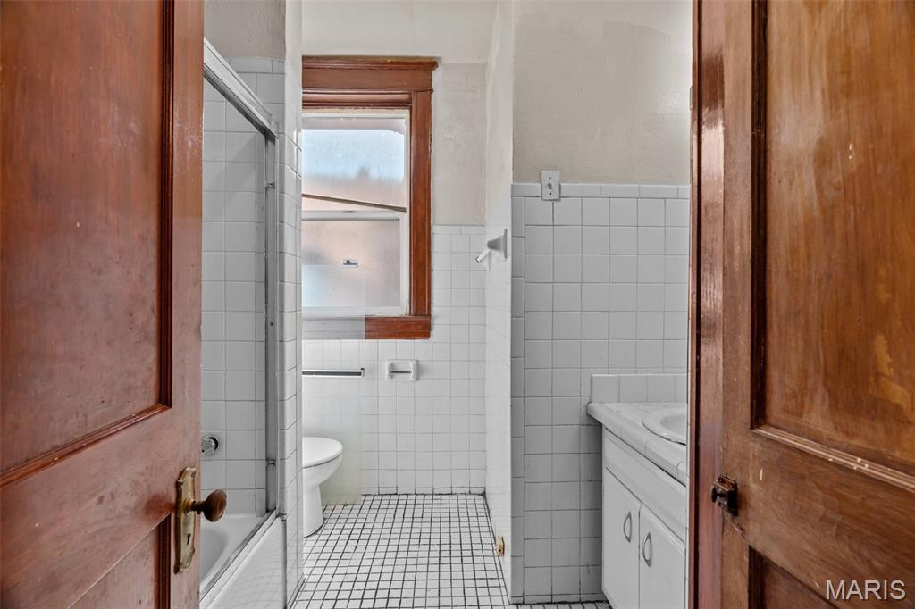 C B 5017 Arsenal - Residential Income