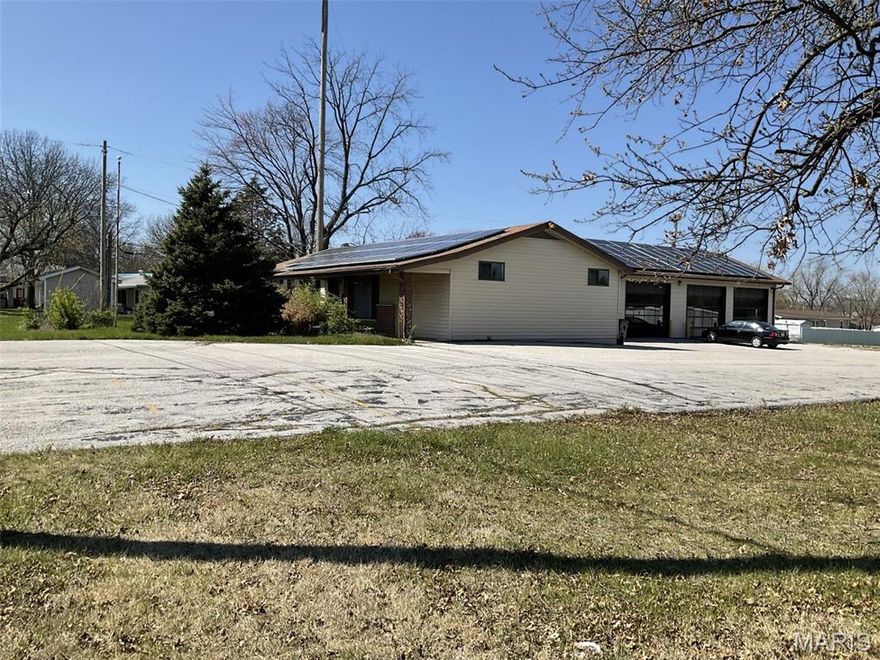 This is a great piece of property that has so many potential uses. There are 2 lots combined to make up the 4.2 acres with 2 different tax ID’s.  #2-056B-S028-00-0083.0000000, & #2-056B-S028-00-0084.0000000.  There is a home on the one lot that has 3+ bedrooms and 2 full baths and 2 half baths.  There is also a oversize 4 car garage that is a total of 1920 Sq. Ft.   The lot on the left is 1.68 acres and it is classified as and residential lot.  The lot of the right is 2.52 acres and it is classified as commercial.  There are tenants in the home, DONOT disturb.  Call the listing agent for more information. Location: City, High Traffic, Hwy/Interstate Frntg