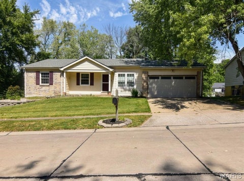 Photo of 6693 Lesli Mari Court, St Louis, MO 63033 (MLS # 26058059)