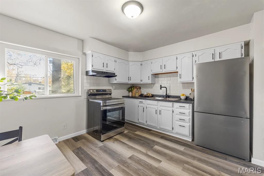 Castle Point Unit 3 - Residential Lease