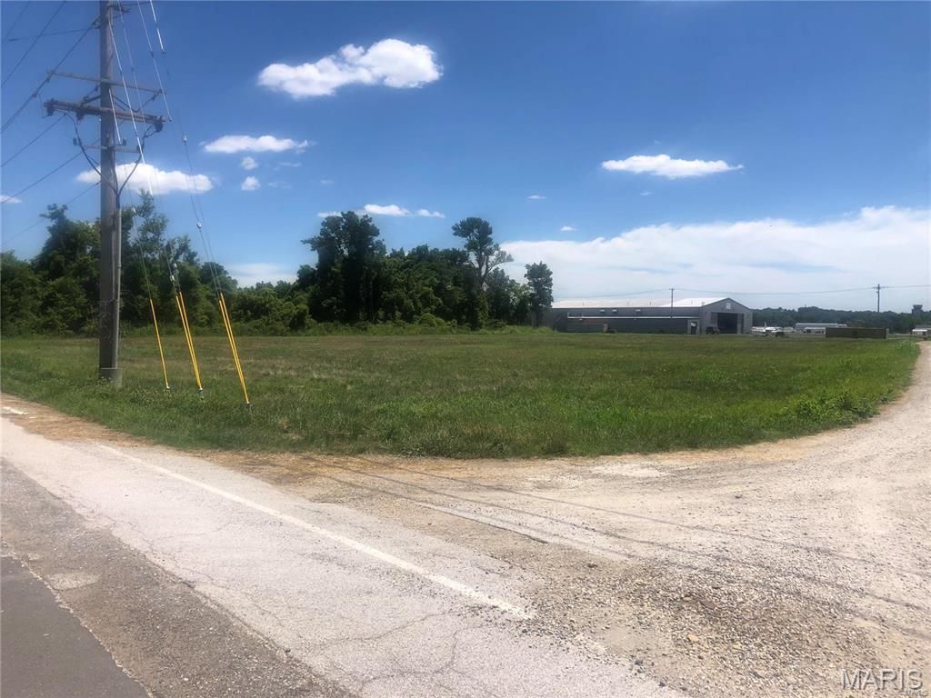 Photo of 18450 Olive Street Road Road, Chesterfield, MO 63005 (MLS # 26007785)