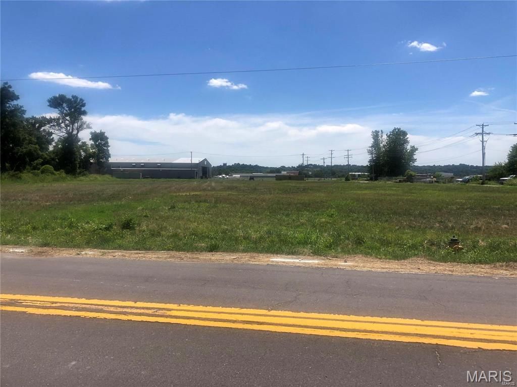 Photo of 18450 Olive Street Road Road, Chesterfield, MO 63005 (MLS # 26007785)