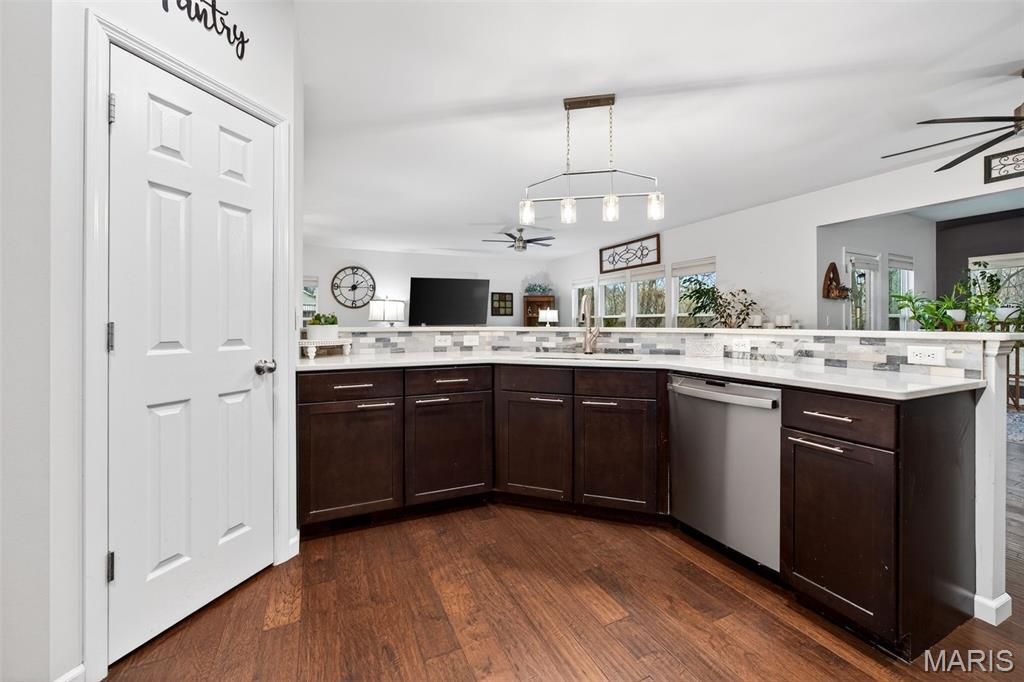 Carlton Glen Estate #14 - Residential