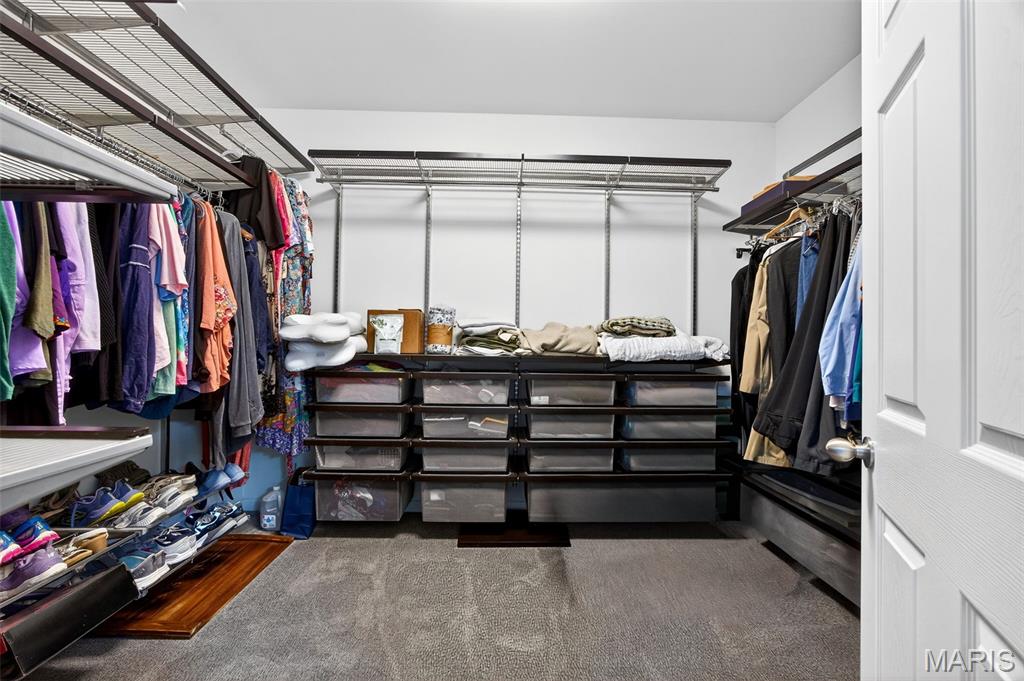 Carlton Glen Estate #14 - Residential