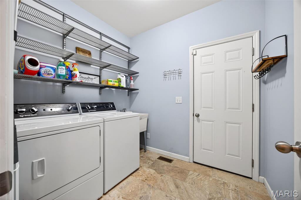 Carlton Glen Estate #14 - Residential