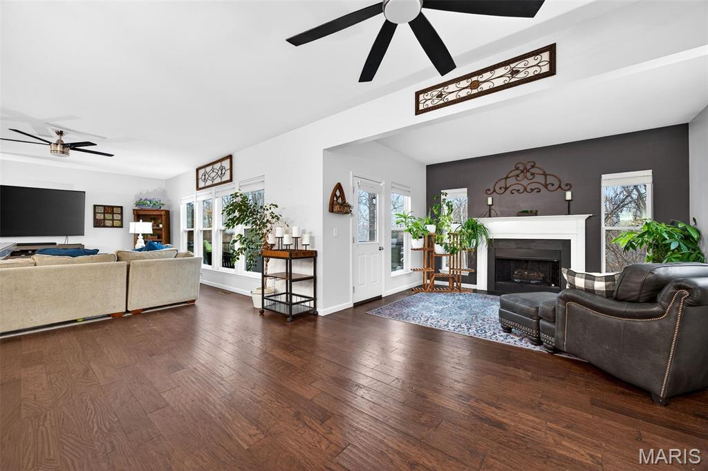 Carlton Glen Estate #14 - Residential