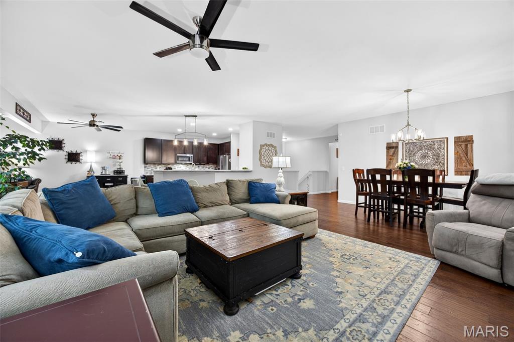 Carlton Glen Estate #14 - Residential