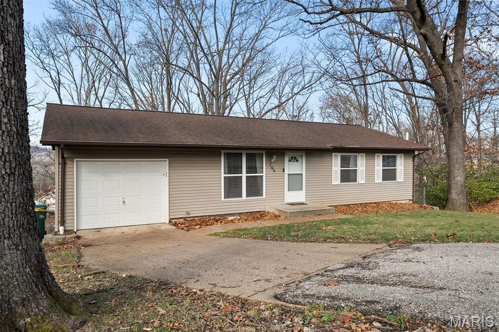 Photo of 706 Maple Avenue, Pevely, MO 63070 (MLS # 25080158)