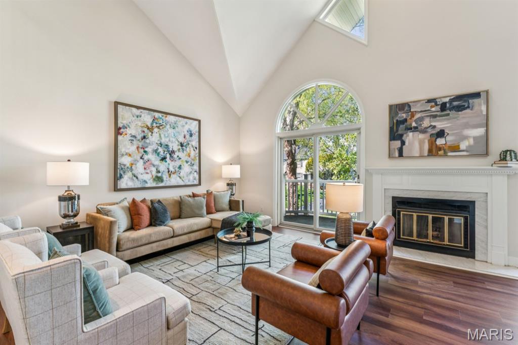 Country Club Terrace Condo - Residential