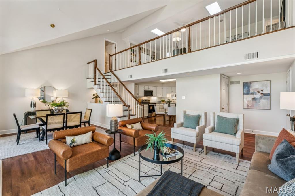 Country Club Terrace Condo - Residential